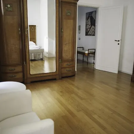 Italianway-san Barnaba Apartman *